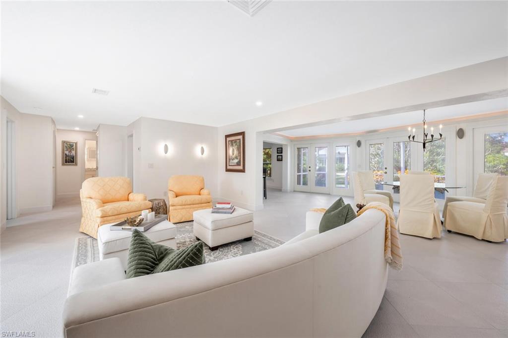 735 Parkview Lane Naples, FL 34103 - Photo 6 of 32