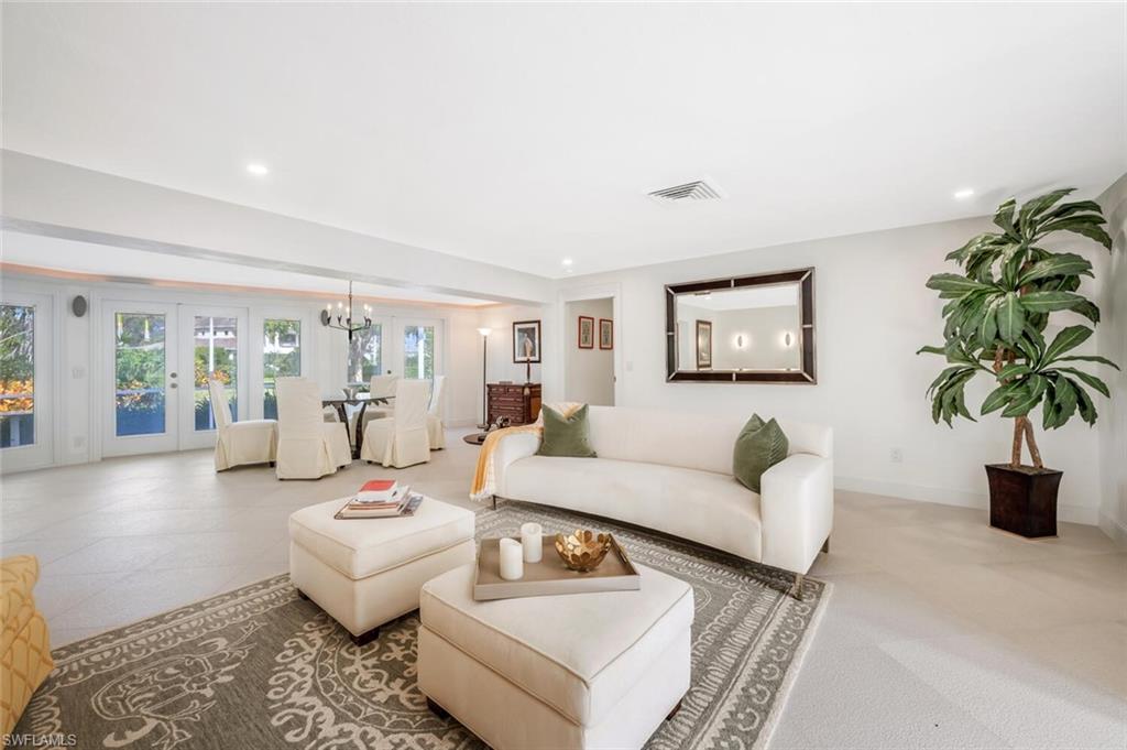 735 Parkview Lane Naples, FL 34103 - Photo 8 of 32