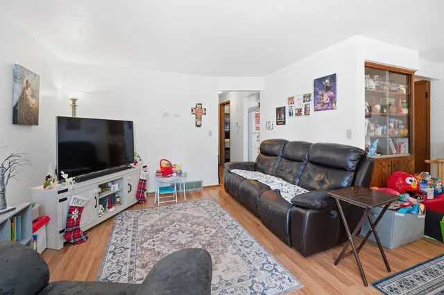 $274,900 | 2325 North Ballard Road, Appleton, WI 54911