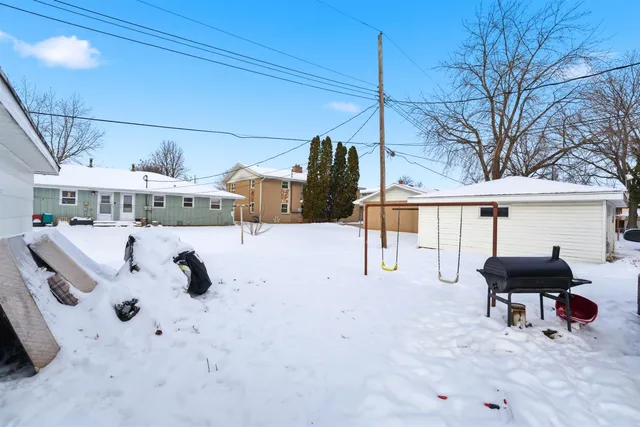 $274,900 | 2325 North Ballard Road, Appleton, WI 54911