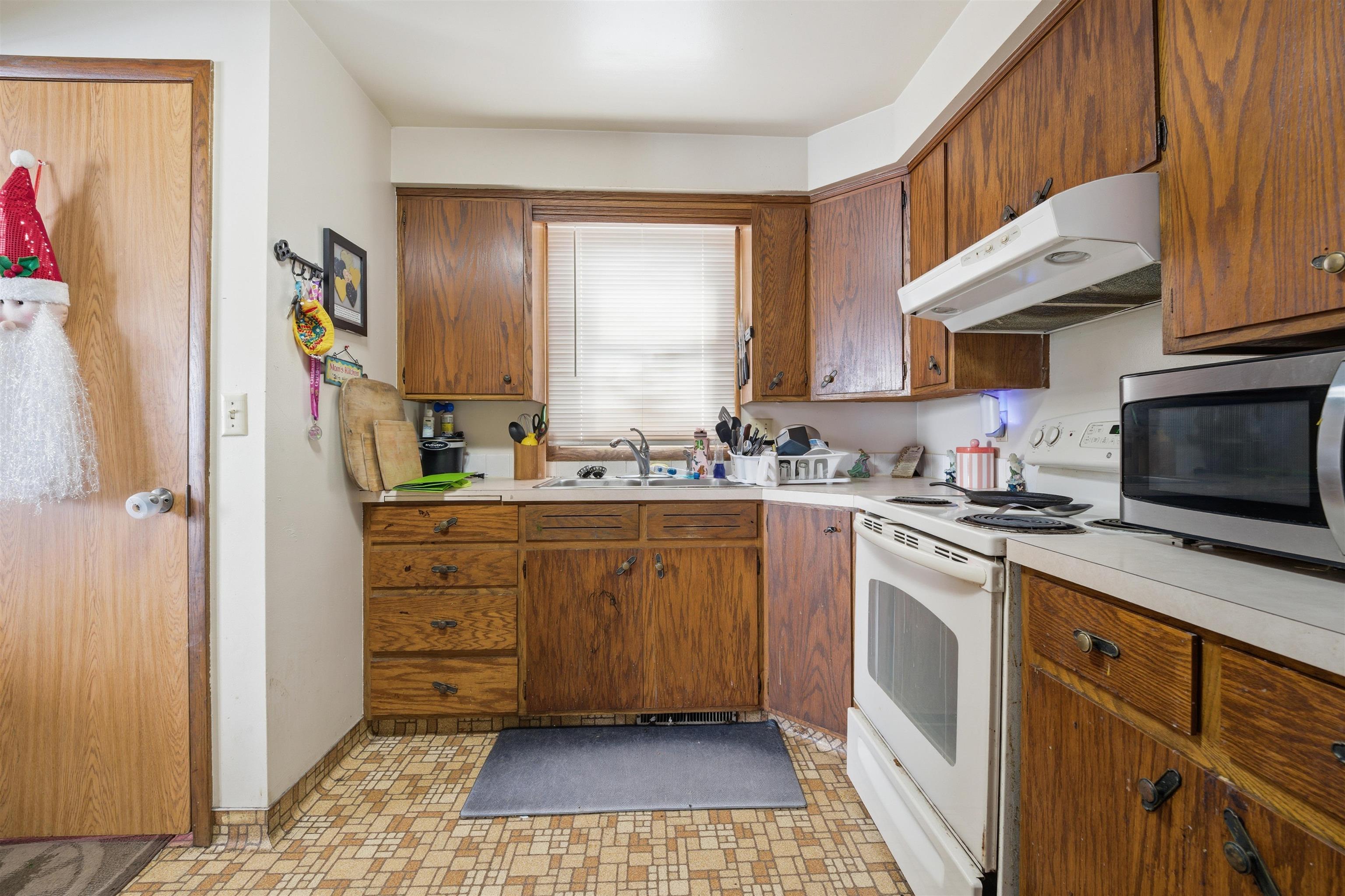 2325 North Ballard Road Appleton, WI 54911 - Photo 7 of 27