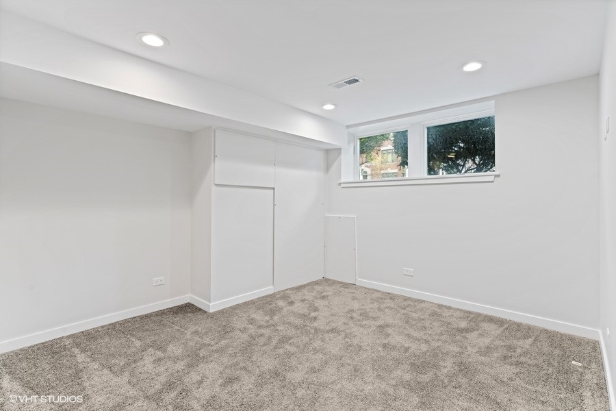 1220 West Roscoe Street Chicago, IL 60657 - Photo 17 of 35 a view of an empty room