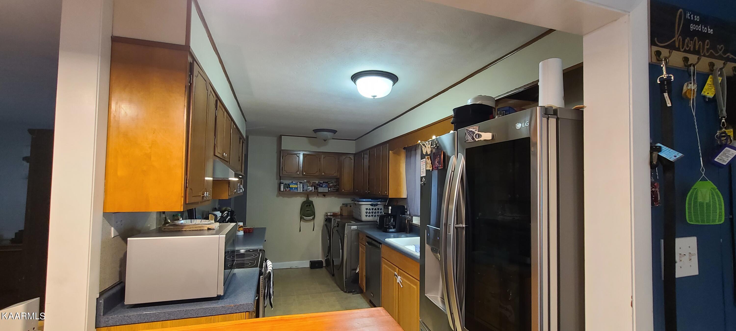 133 Tyson Road Oak Ridge, TN 37830 - Photo 2 of 19 20220612_185842