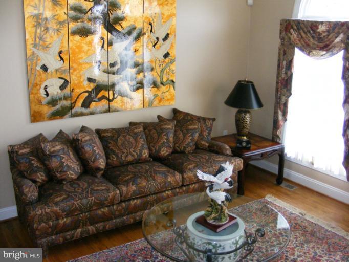 2941 Lonesome Dove Road Mount Airy, MD 21771 - Photo 7 of 30 Living Room