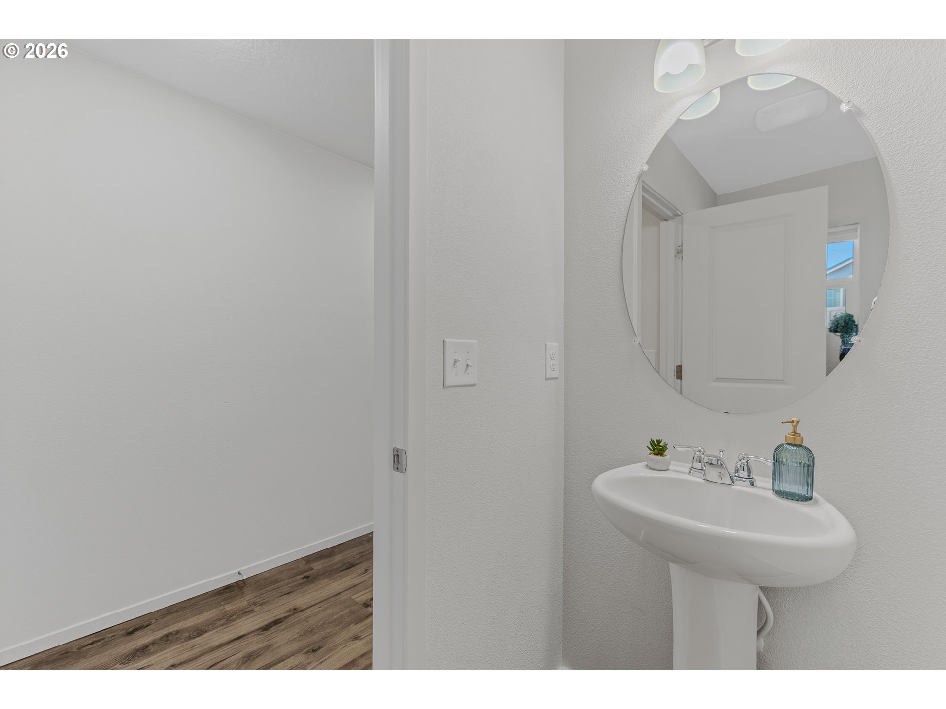 3631 Northeast Laurel Street Camas, WA 98607 - Photo 5 of 42 Bathroom, Continental