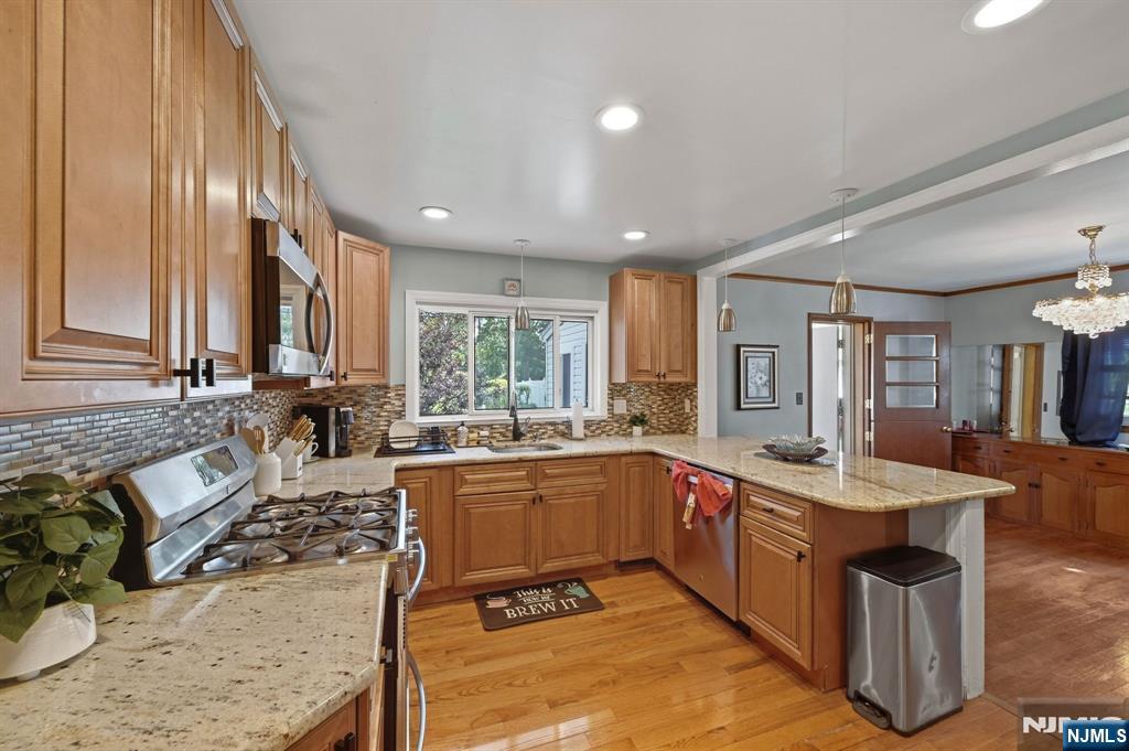 136 Van Buskirk Road Teaneck, NJ 07666 - Photo 16 of 49 Gallery Image 16