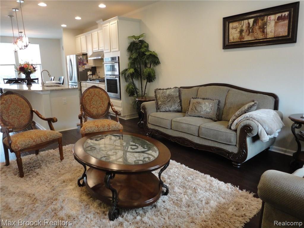 326 Glenhurst Boulevard, Unit 27 Rochester, MI 48307 - Photo 6 of 29