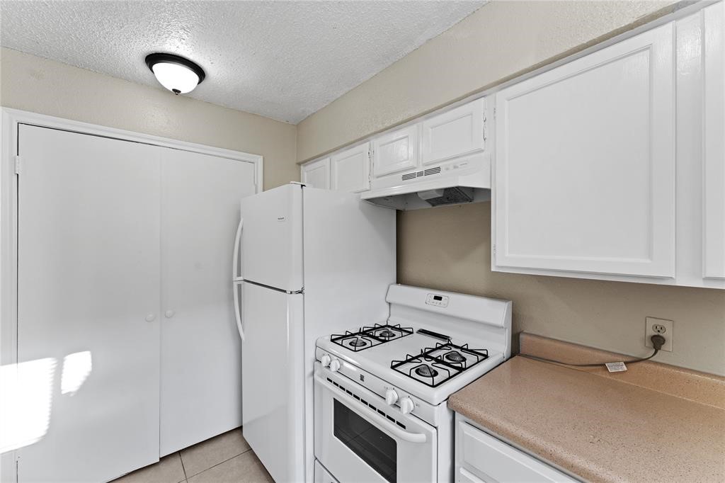 5810 Twisted Pine Court, Unit E Houston, TX 77039 - Photo 8 of 15