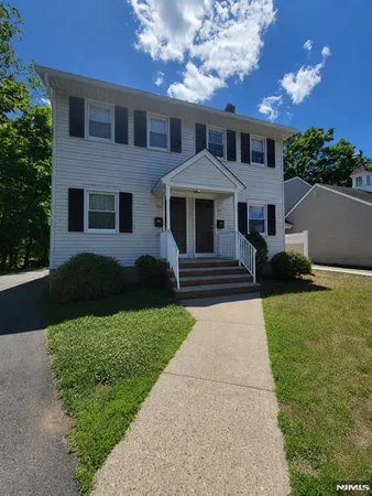 $2,890 | 72 Prospect Street, Unit A, Ramsey, NJ 07446