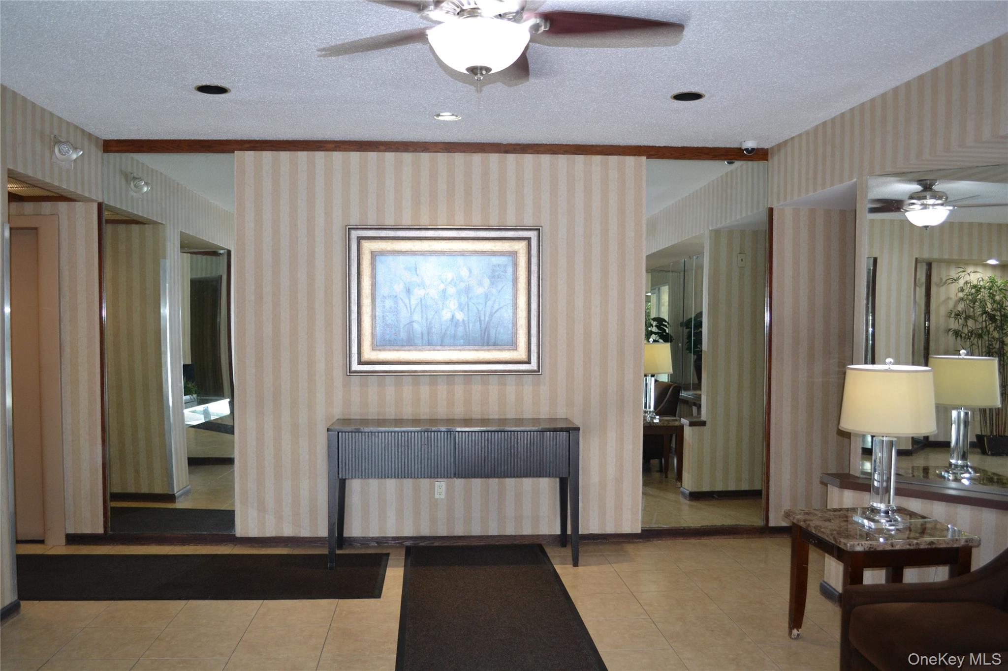 245 Rumsey Road, Unit 6X Yonkers, NY 10701 - Photo 21 of 27 View upon entry.