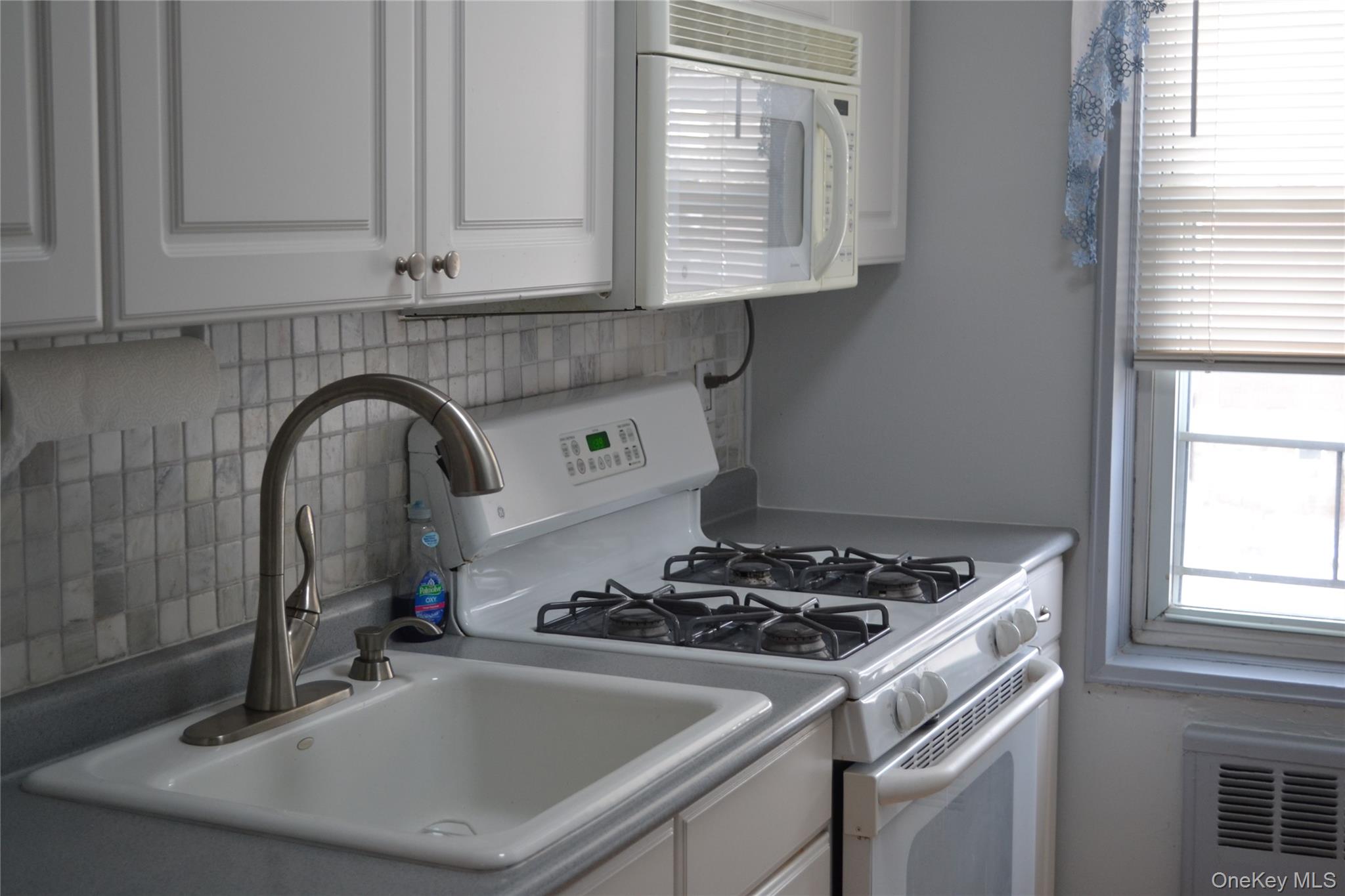 245 Rumsey Road, Unit 6X Yonkers, NY 10701 - Photo 6 of 27 Newer appliances and faucet.