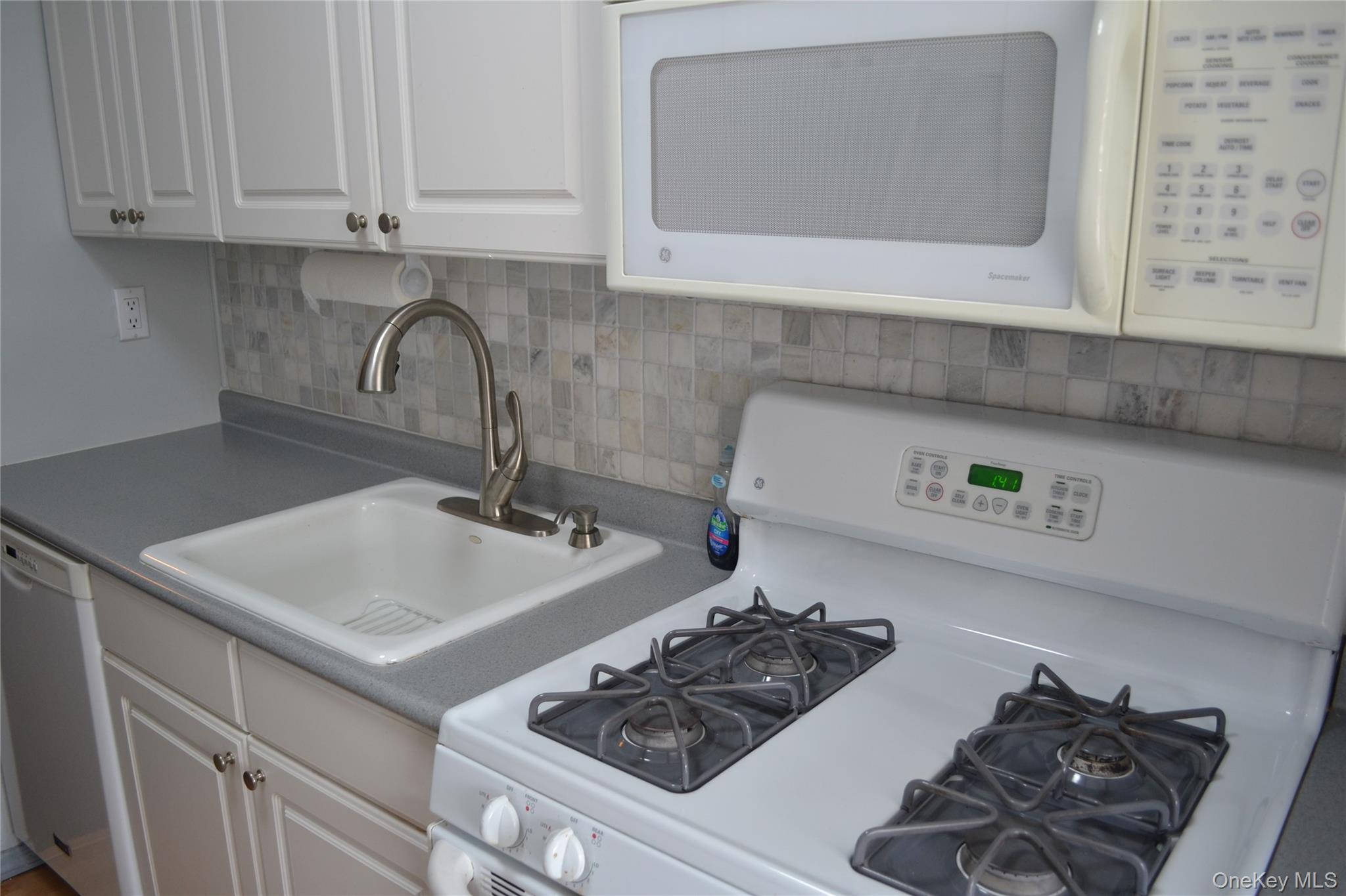 245 Rumsey Road, Unit 6X Yonkers, NY 10701 - Photo 7 of 27