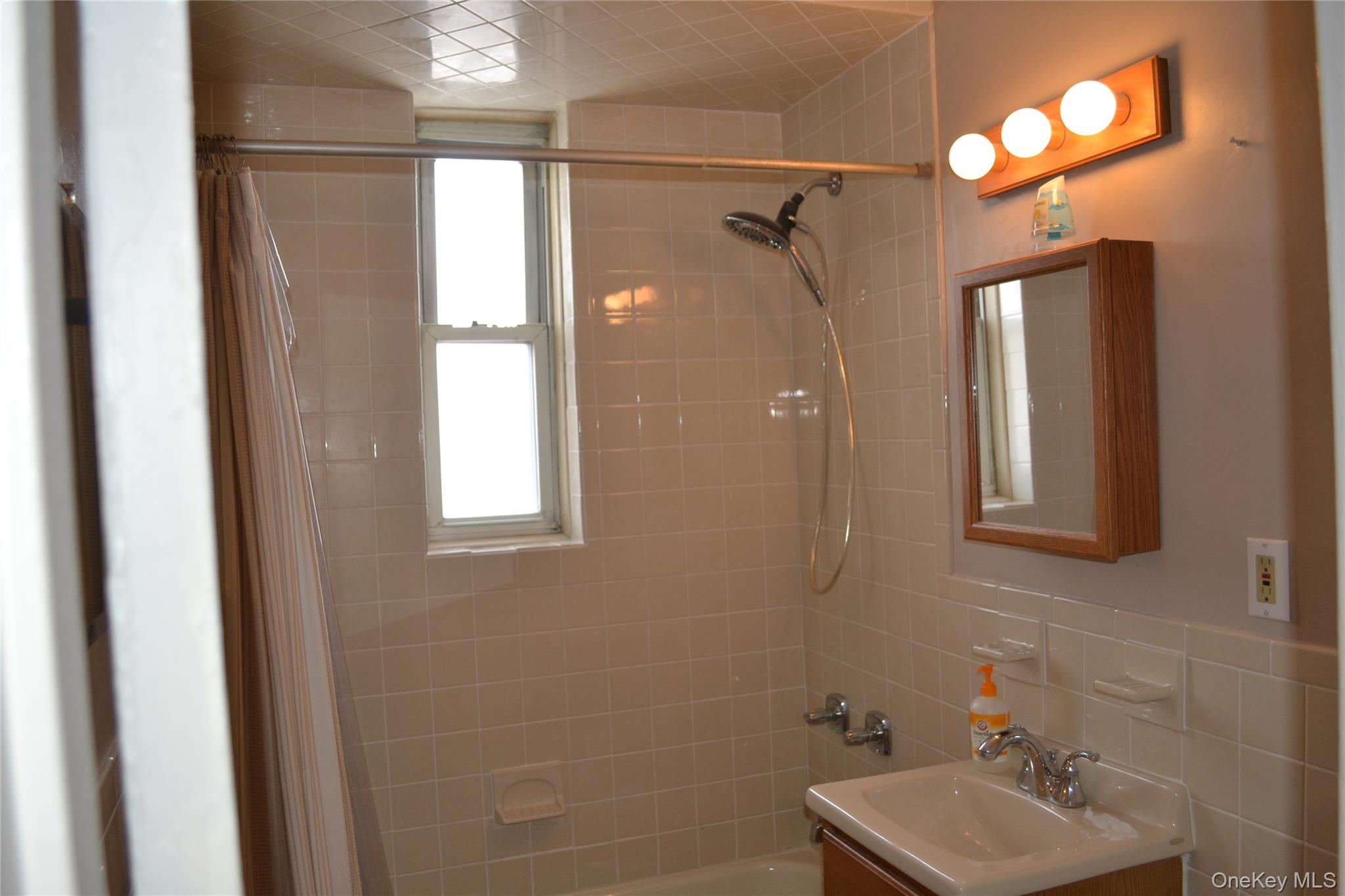 245 Rumsey Road, Unit 6X Yonkers, NY 10701 - Photo 10 of 27