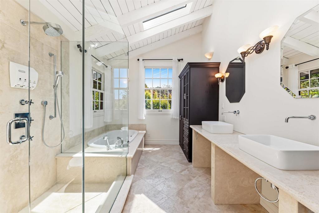 1060 Chantilly Road Los Angeles, CA 90077 - Photo 21 of 72 Gallery Image 21