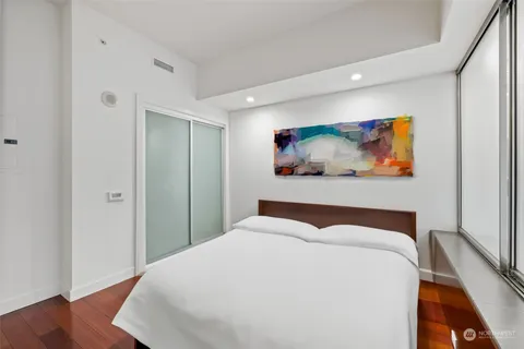 $479,000 | 910 Lenora Street, Unit S304, Seattle, WA 98121