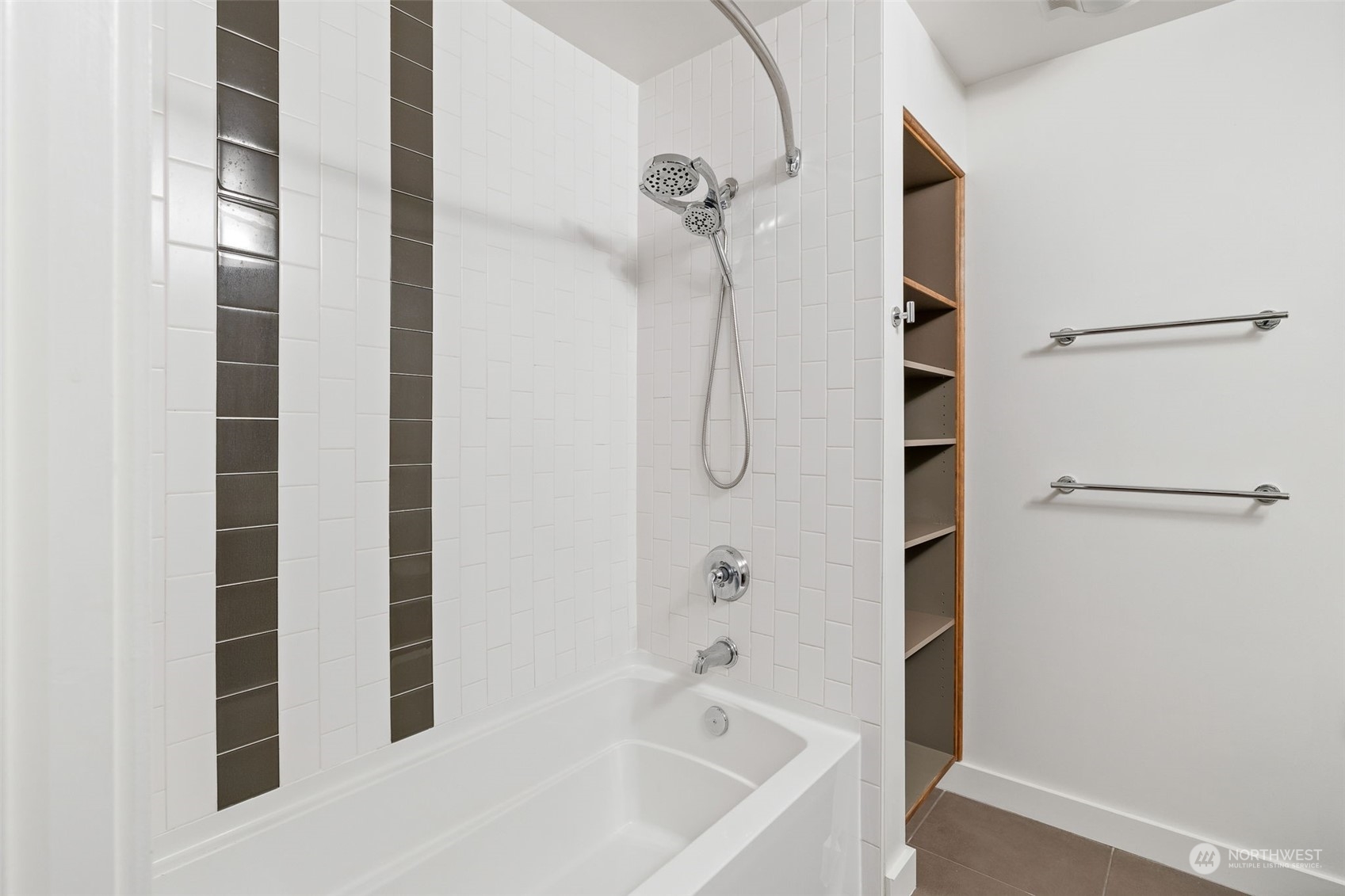 910 Lenora Street, Unit S304 Seattle, WA 98121 - Photo 15 of 29