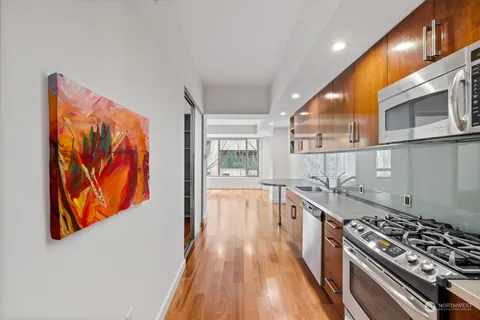 $479,000 | 910 Lenora Street, Unit S304, Seattle, WA 98121