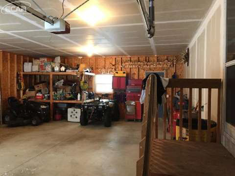 5427 East Howell Road Webberville, MI 48892 - Photo 7 of 22 20427921-6.JPG