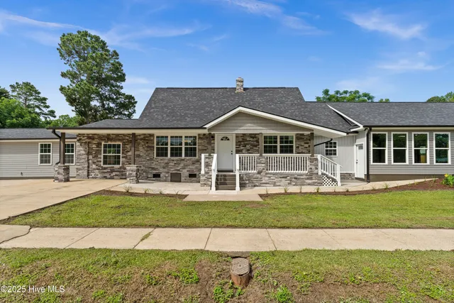$355,900 | 705 Bullard Street, Roseboro, NC 28382