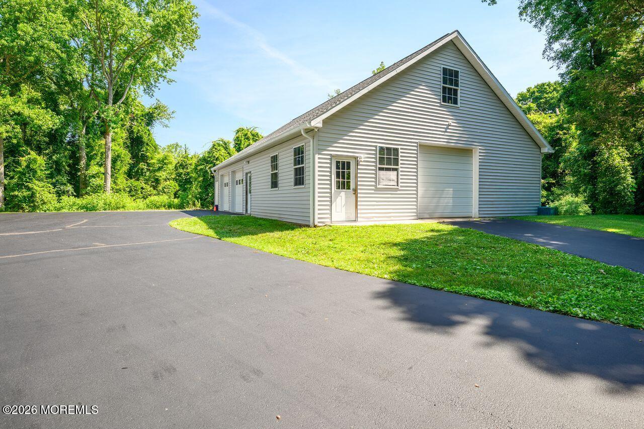 250 Bennett Road Freehold, NJ 07728 - Photo 4 of 33 250_Bennett_Rd-7