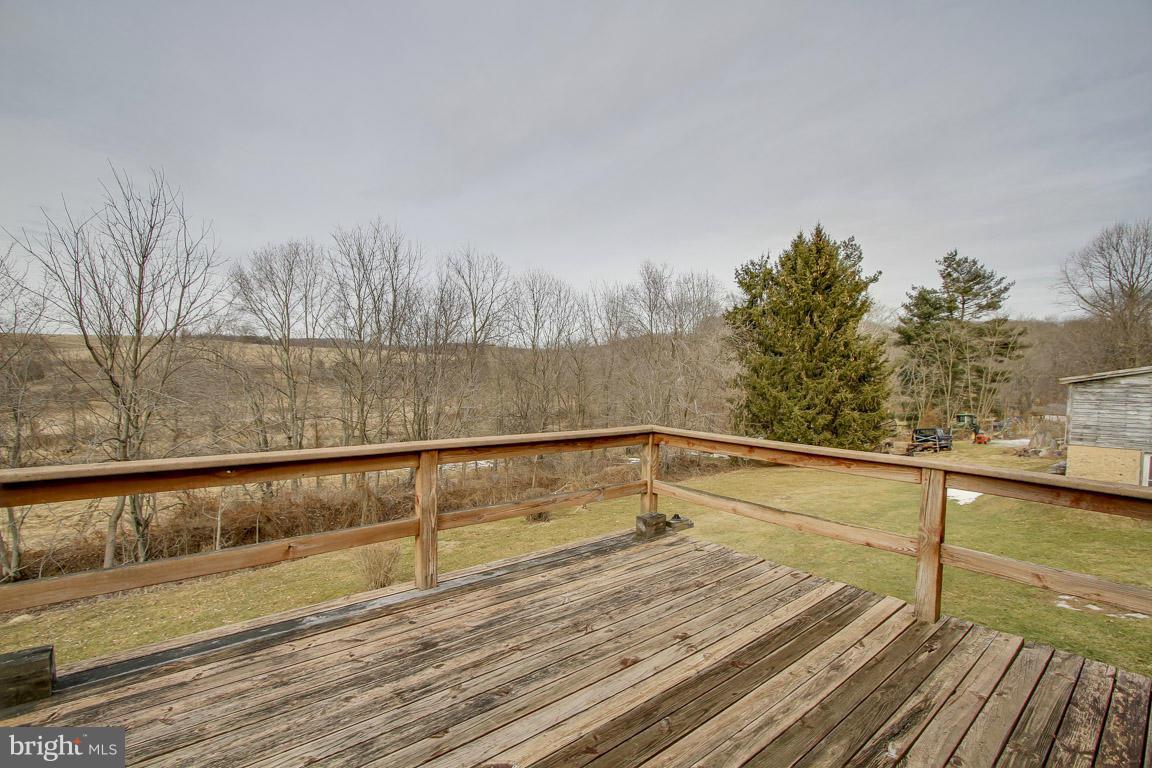 1332 Pleasant Valley Road Westminster, MD 21158 - Photo 23 of 30 Deck