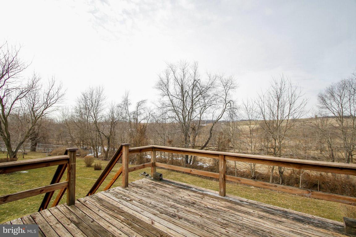 1332 Pleasant Valley Road Westminster, MD 21158 - Photo 26 of 30 Deck