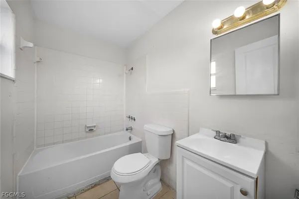 $1,100 | 5456 Fifth Avenue, Fort Myers, FL 33907