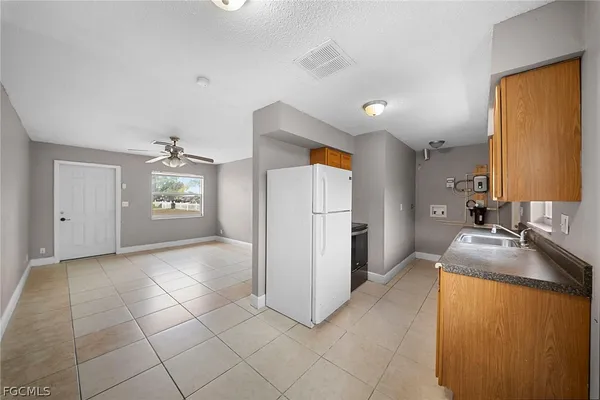 $1,100 | 5456 Fifth Avenue, Fort Myers, FL 33907