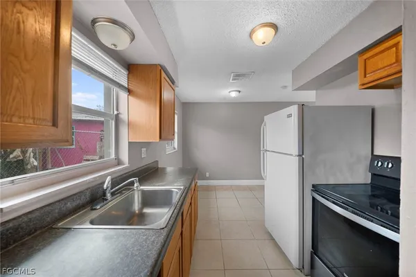 $1,100 | 5456 Fifth Avenue, Fort Myers, FL 33907