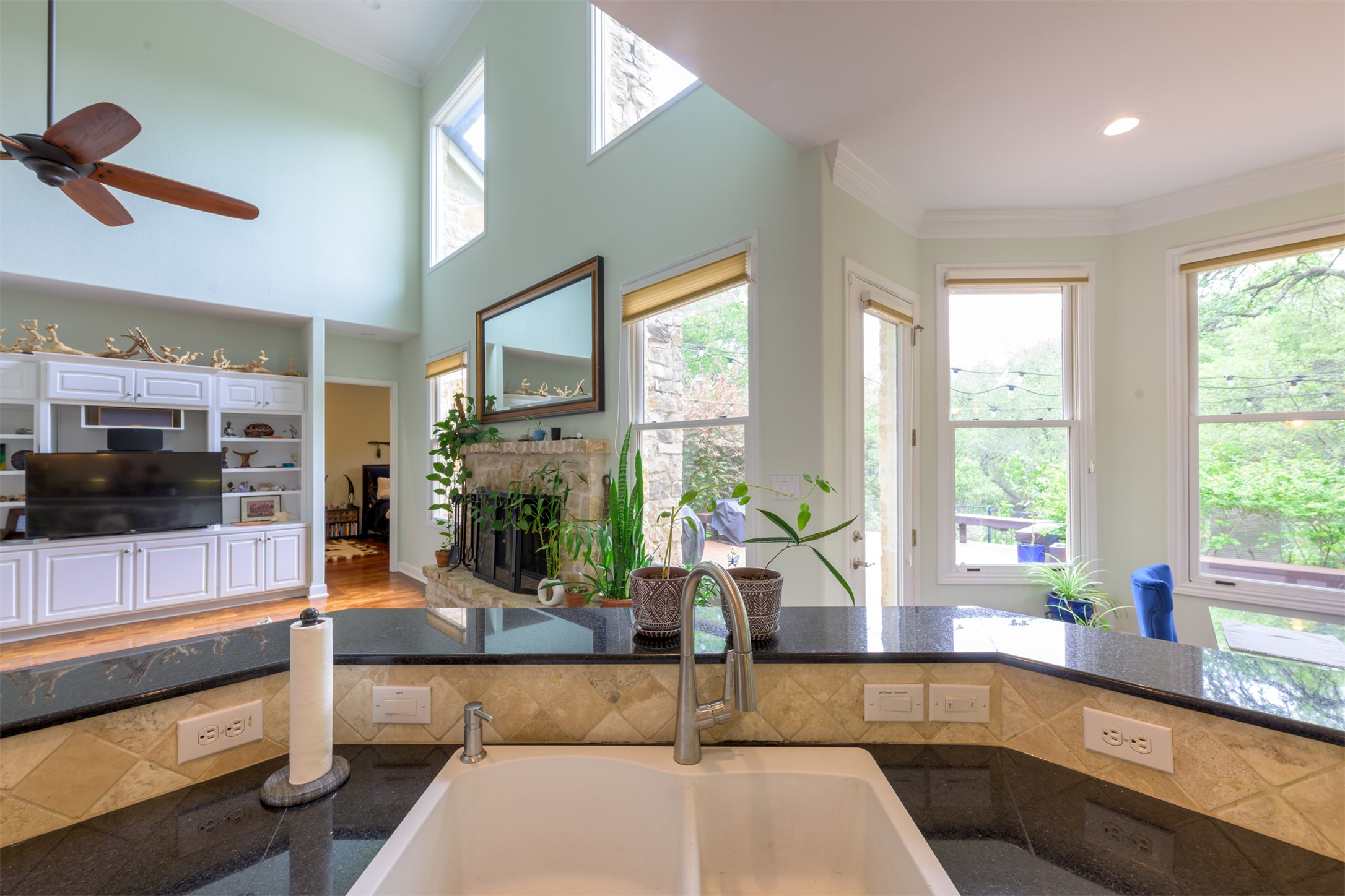 2013 Rue De St Tropez Austin, TX 78746 - Photo 10 of 34