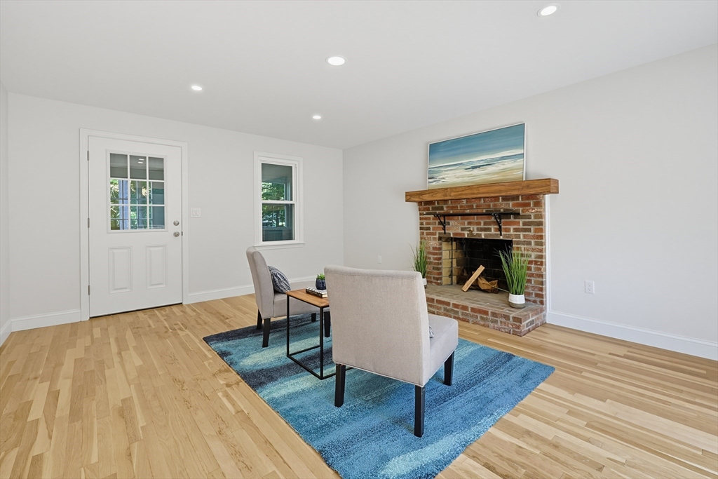 8 Cook Road Foxboro, MA 02035 - Photo 5 of 35