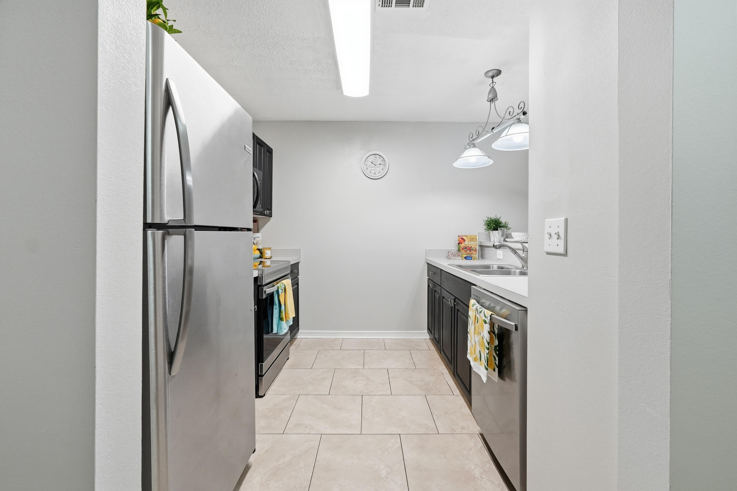 481 Keystone Road Mary Esther, FL 32569 - Photo 13 of 35 a hallway with a washer dryer and washer
