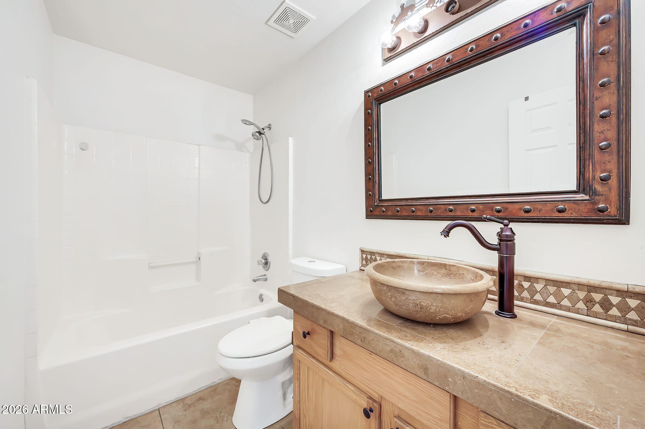 3048 East Erie Street Gilbert, AZ 85295 - Photo 33 of 47 Guest Bathroom