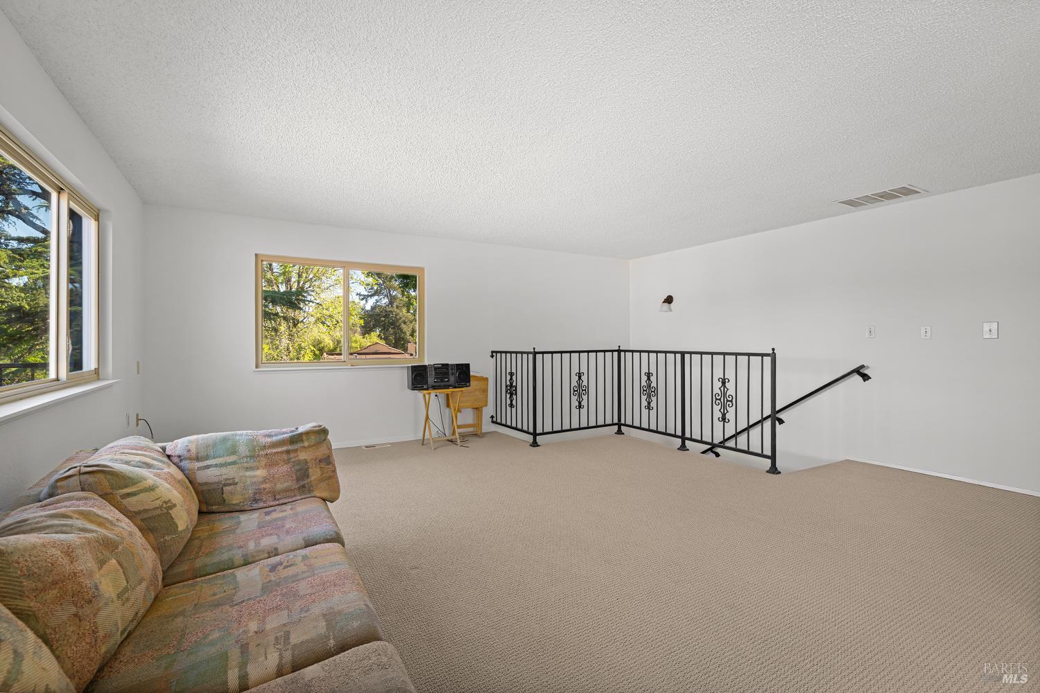 611 Hendley Street Santa Rosa, CA 95404 - Photo 7 of 54