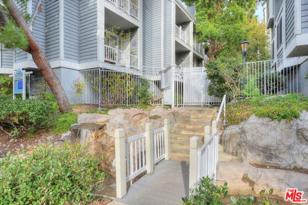 8500 Falmouth Avenue, Unit 3111 Playa del Rey, CA 90293 - Photo 3 of 20