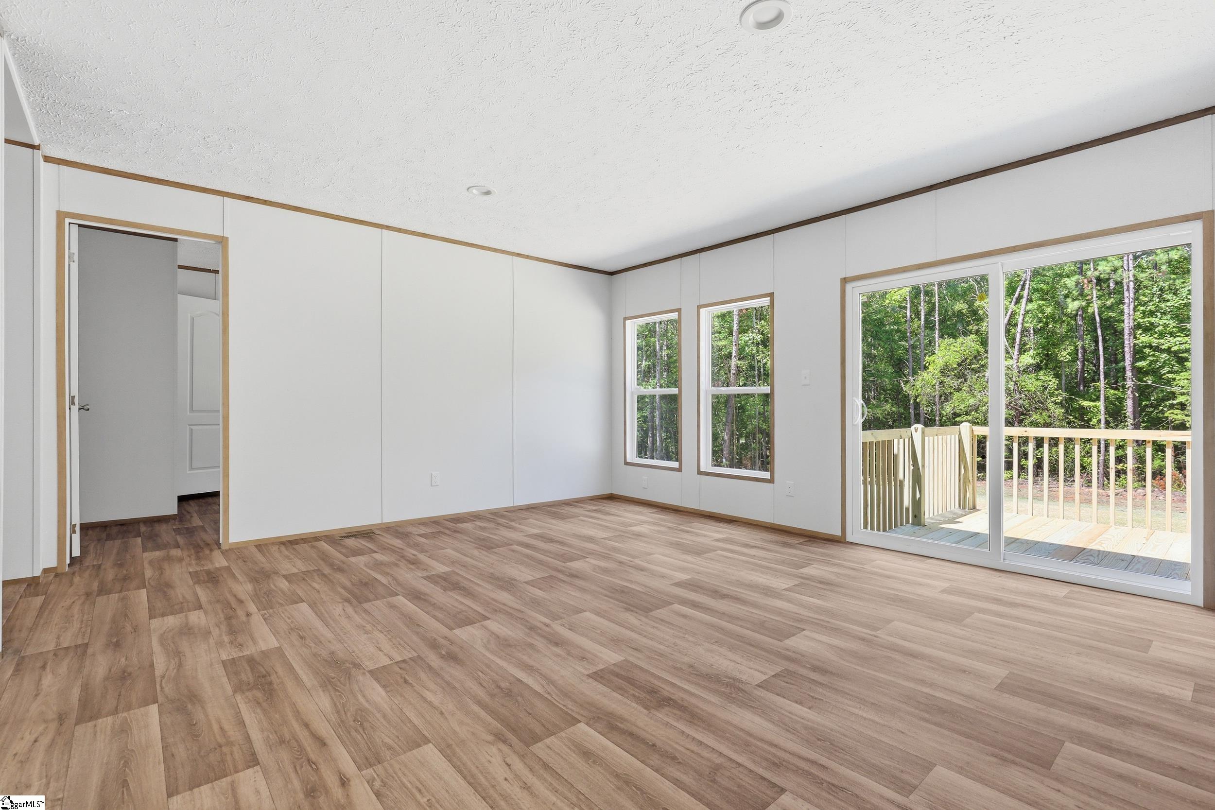 561 Georgia Road Gray Court, SC 29645 - Photo 8 of 26