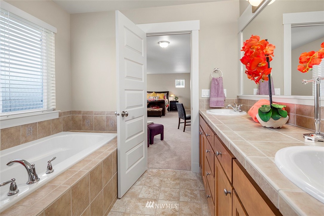 3806 226th Street Southeast Bothell, WA 98021 - Photo 12 of 22