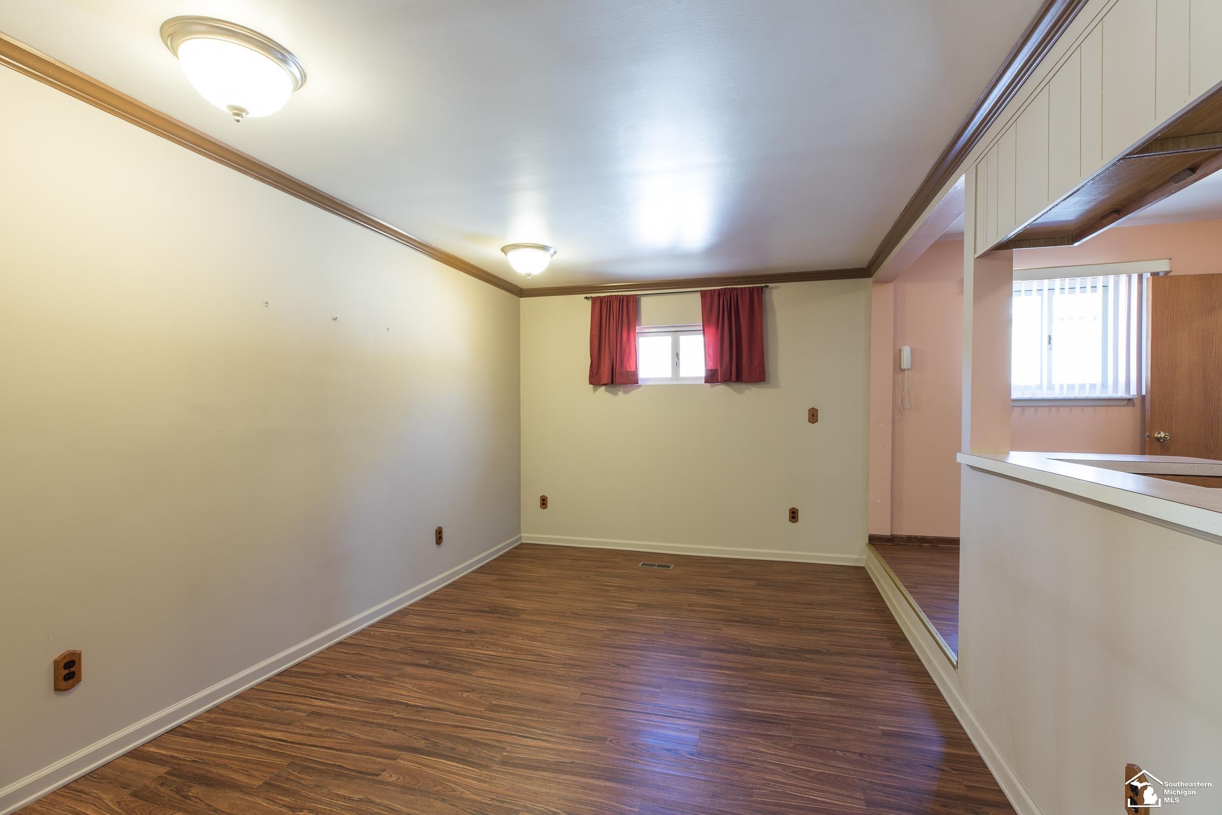 14876 Reeck Road Southgate, MI 48195 - Photo 12 of 23 50160680-9f4182a0-d4b9-4c6a-94db-fce0c5ff6c08.JPG