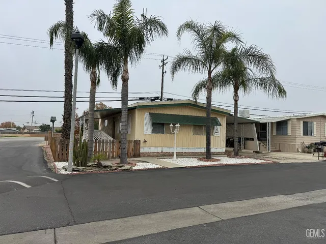 a view of a house with a outdoor space
