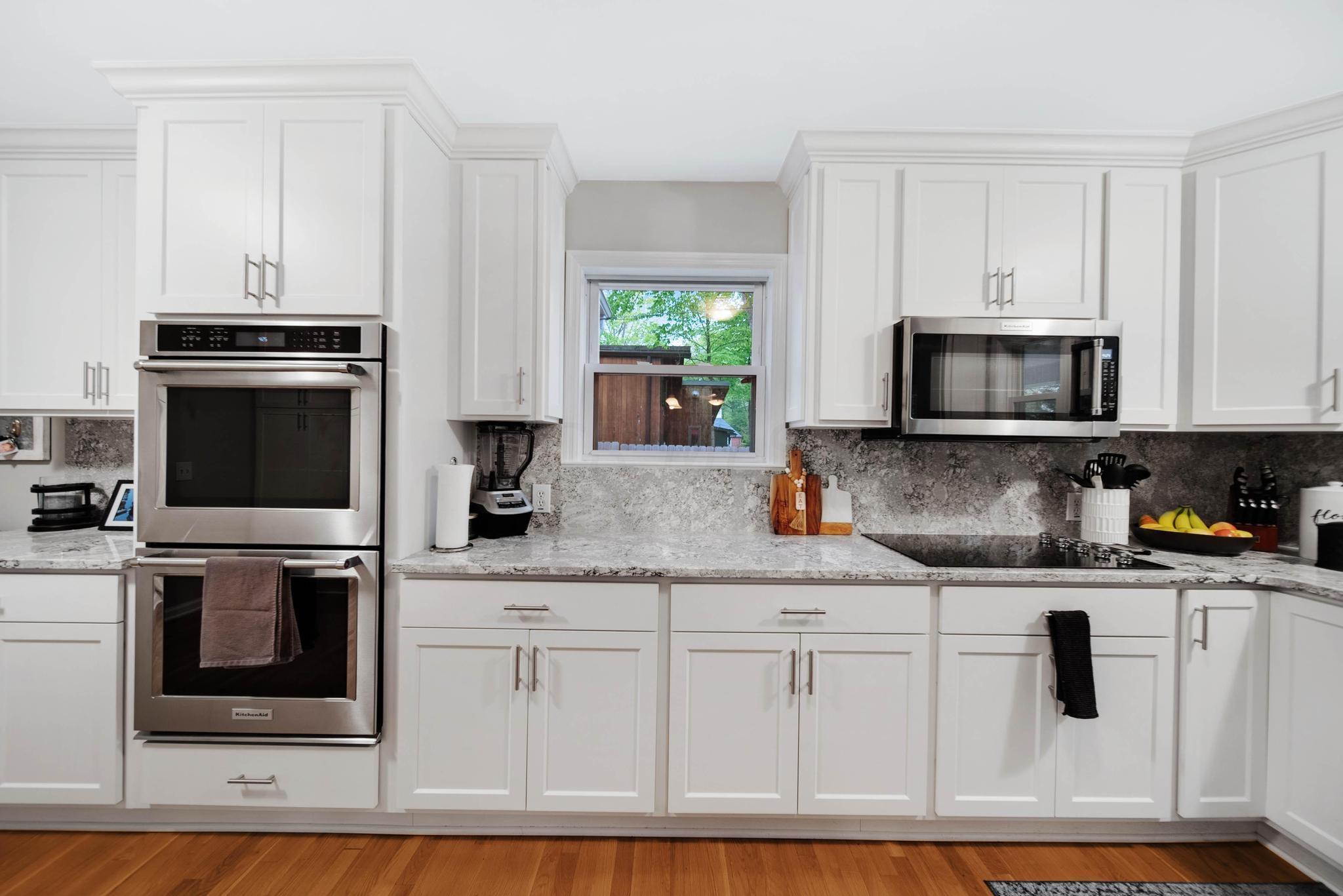 2318 Dorset Road Columbus, OH 43221 - Photo 14 of 45 S/S appliances and double oven!