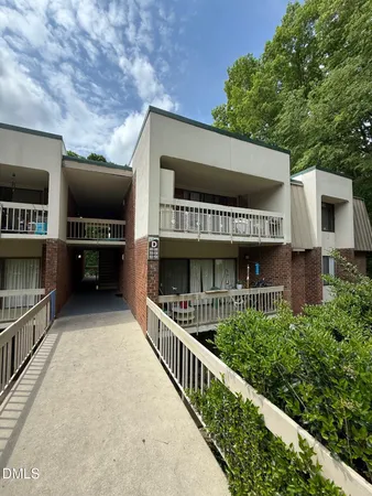 $234,900 | 500 Umstead Drive, Unit 208, Chapel Hill, NC 27516