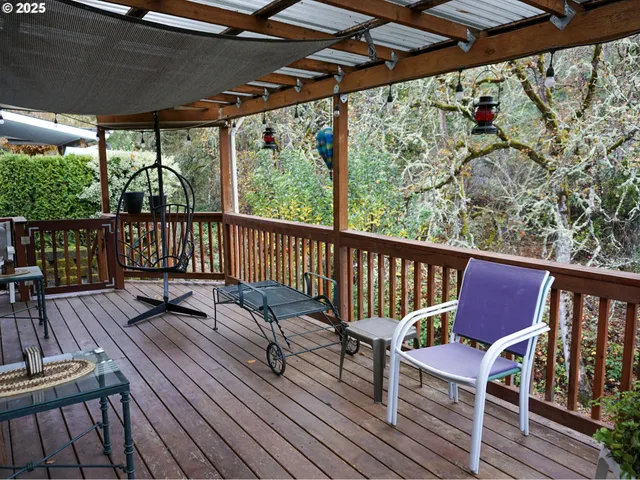 a view of sitting area on roof deck