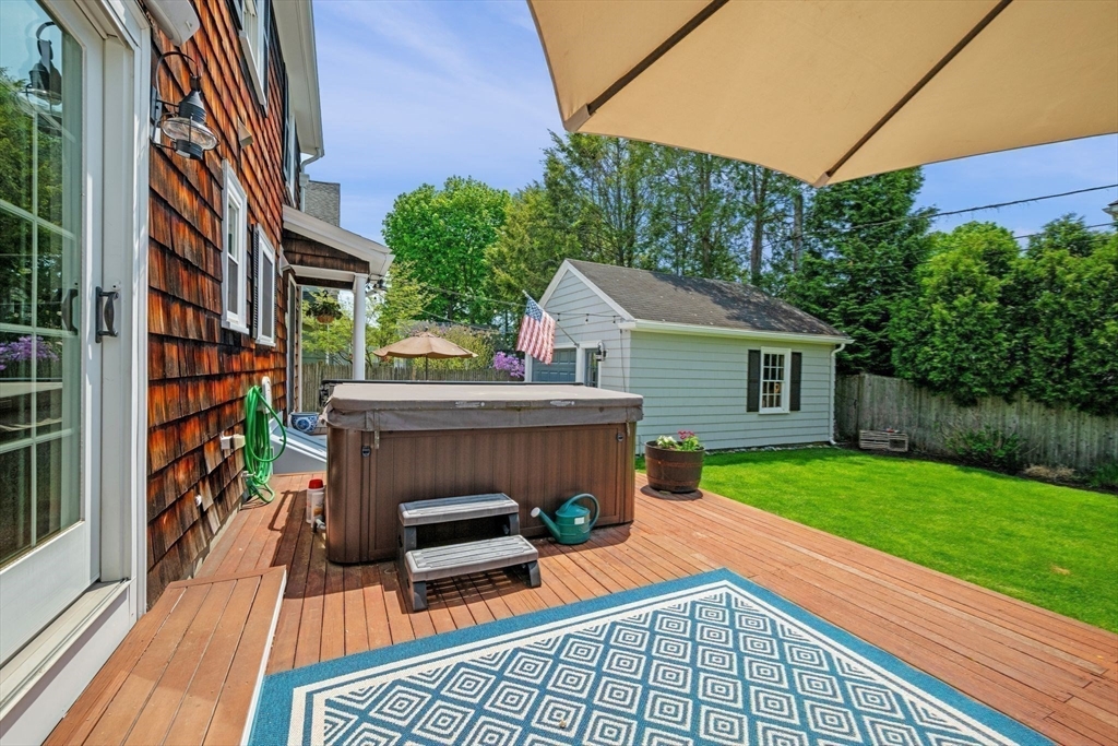 18 Pickwick Road Marblehead, MA 01945 - Photo 25 of 30
