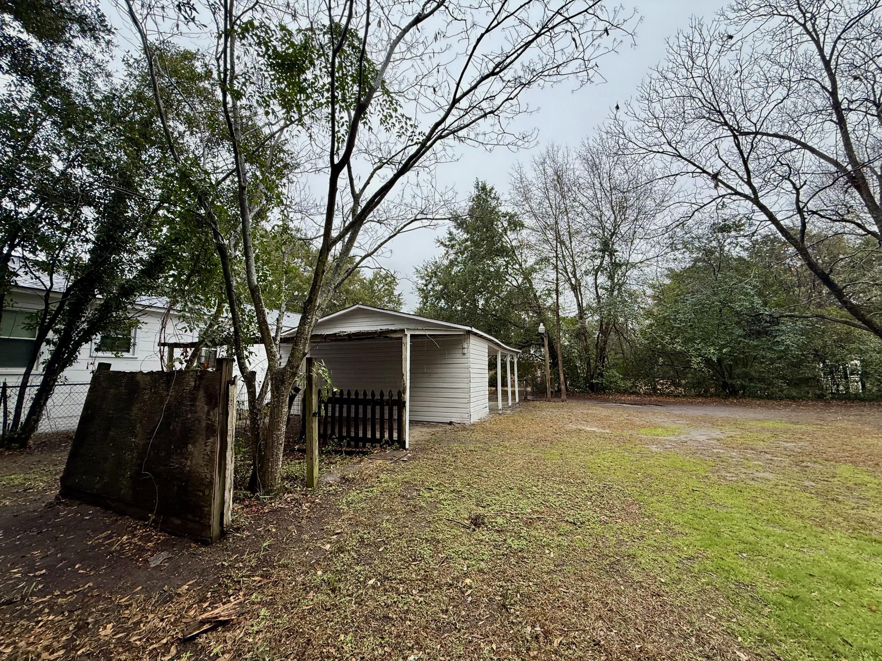 6 Thomas Drive Sumter, SC 29150 - Photo 29 of 29 Additional storage at lean to