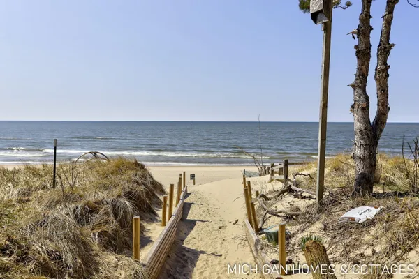 $2,150,000 | 6700 Ratcliff Drive, Holland, MI 49423