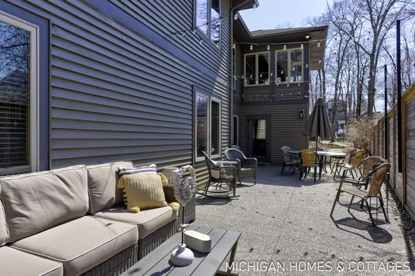 $2,150,000 | 6700 Ratcliff Drive, Holland, MI 49423