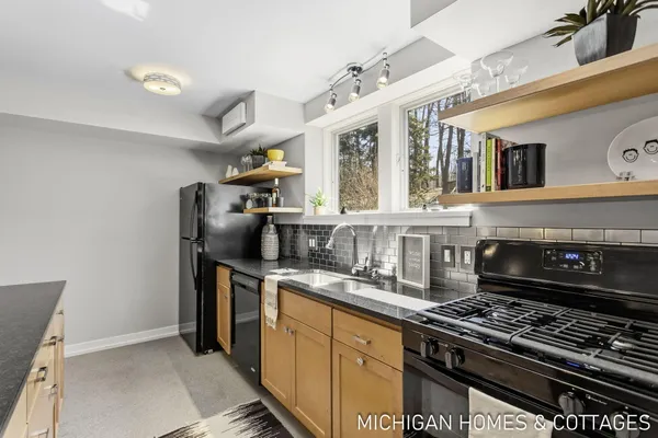 $2,150,000 | 6700 Ratcliff Drive, Holland, MI 49423