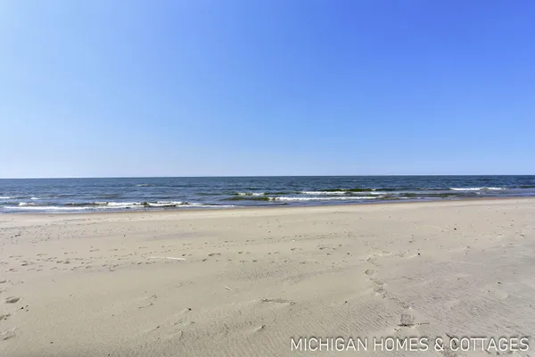 $2,150,000 | 6700 Ratcliff Drive, Holland, MI 49423