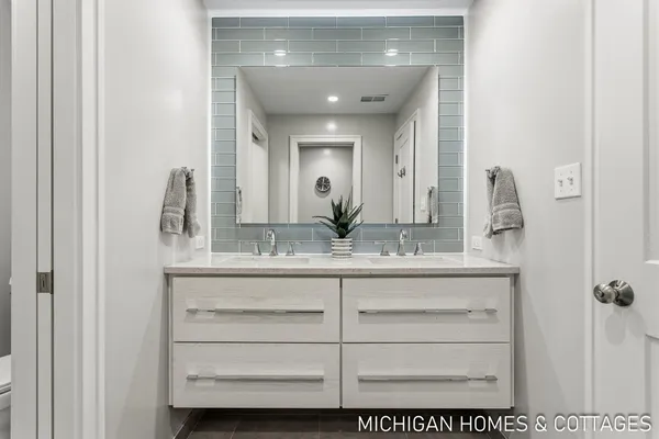 $2,150,000 | 6700 Ratcliff Drive, Holland, MI 49423