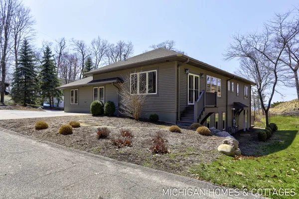 $2,150,000 | 6700 Ratcliff Drive, Holland, MI 49423